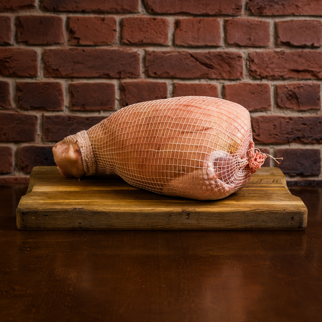 Juhlakinkku potkalla